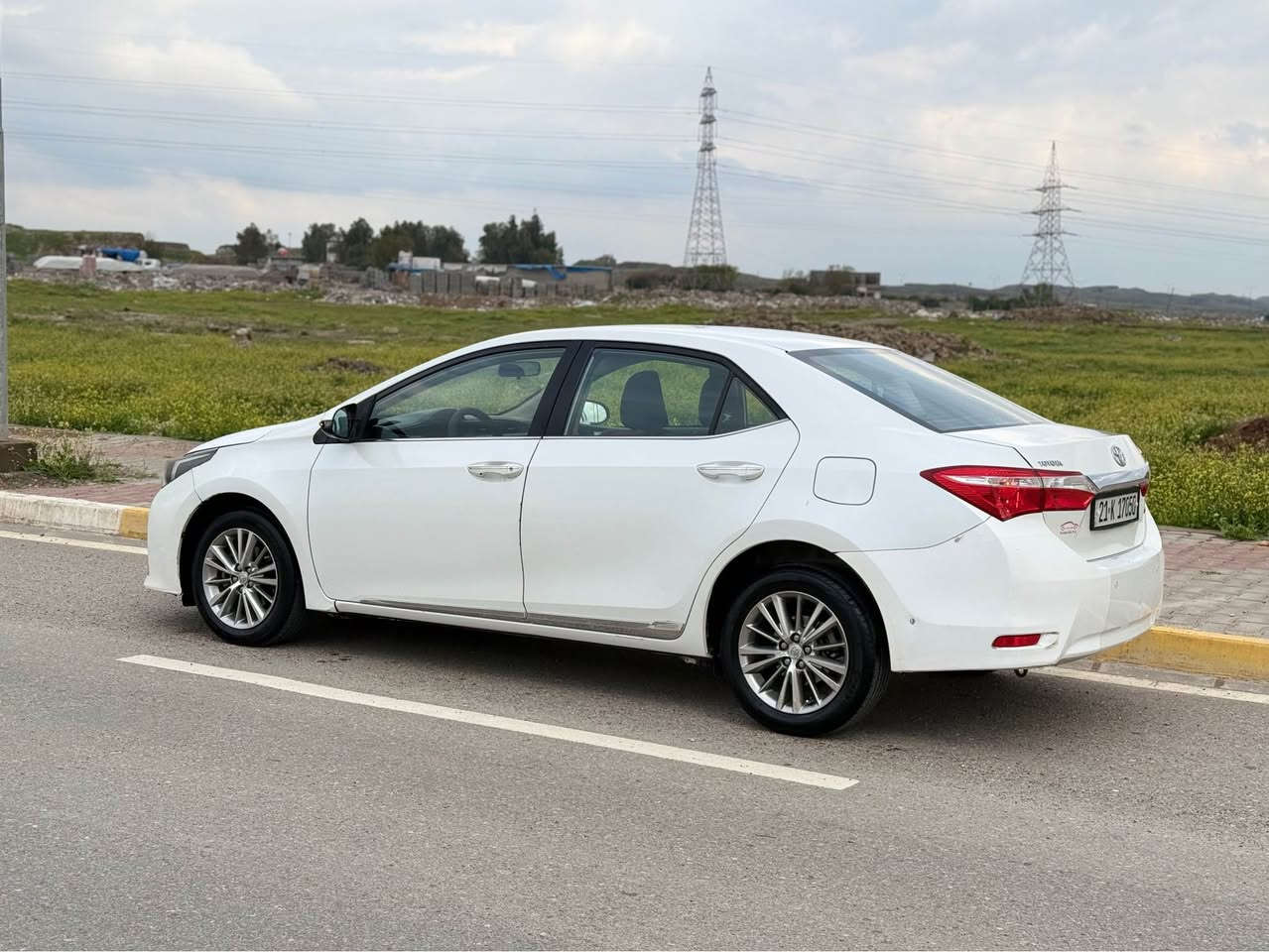 سلام علیکم 
تویوتا کرولا  
مودیل 2014
 مواصفات خلیجي  gli
محرك 1.6
بصمة
حساس
كير اوتوماتيك و عادي
داخل اصفر
ويل كروم
مراية كهربائي
جام كهربائي 
تحكم ستيرن
بي اربع قطعة صبغ
بجم خلفي كبس بدون دواخل
اربع تايرات جديد
تاخم صدر جديد
سنوية رقم هزة جديد لحد 2028
سيارة حلوة جاهزة مكفولة
مكان كركوك
***********
***********
سعر 112$ كركوك, العراق
