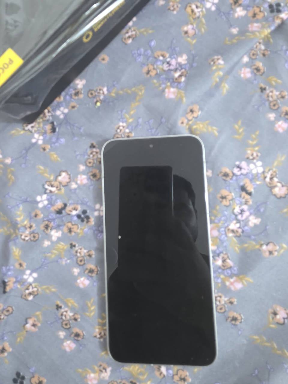 السلام عليكم جهاز poco F7 ذاكرة 512 مستعمل 3 أشهر ملحقات كارتونة وكفر فقط يشغل بوبجي 120 فريم السعر 450 قفل مكان بغداد الشعب  واتساب ***********
