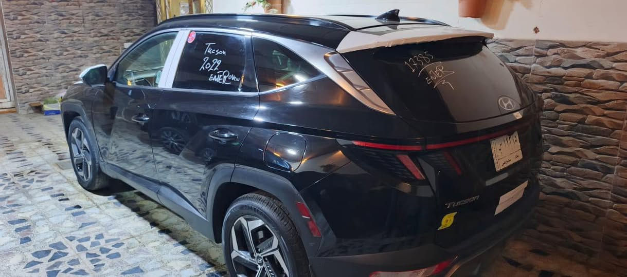 سلام عليكم توسان مديل 2022 وارد امريكي صبغ ٣ قطع رقم بغداد حره مكينه الفين فول مواصفات بنوراما 1على 1 السعر 160 وبيها مجال مكاني بصرة رقم الهاتف ***********
