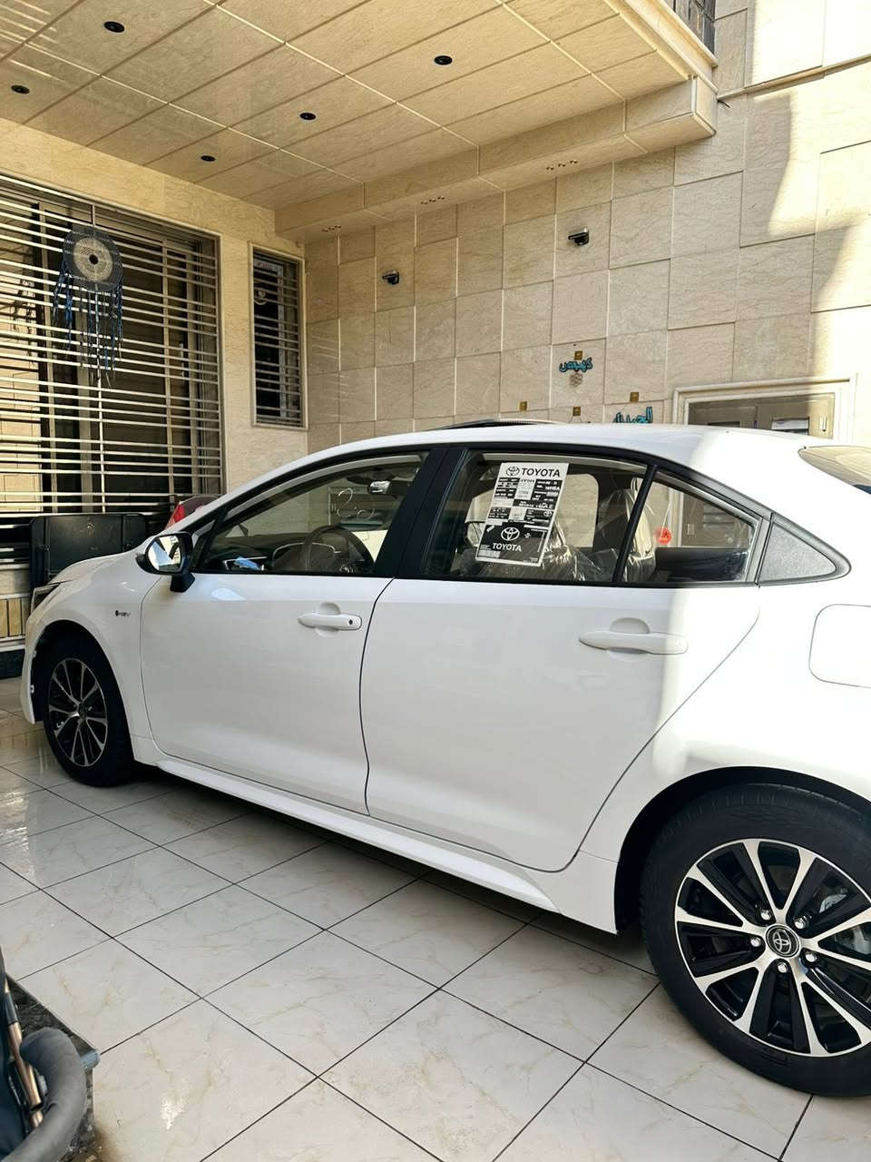 السلام عليكم
كورلا هايبرد ( 2025 ) شكل الامريكي 
محرك 1800 زيرو ماشية 5000 كم فقط مستلمهة قبل شهرين 

رقم بغداد الجديد بأسمي وهزة جديدة تحويل ثاني يوم

فول مواصفات 1/1 
كير محرك تبريد دواخل كله ع وضع الشركة

كفالة من الشخط والرصعة فقط طخة كلش بسيطة نهاية باب السائق والجاملغ وسويتهة بارد وتكحيل ع كدهة بدون فتح ولا تبديل 

السعر / 150$ مجال بسيط
مكاني بغداد السيدية
هـ/***********
