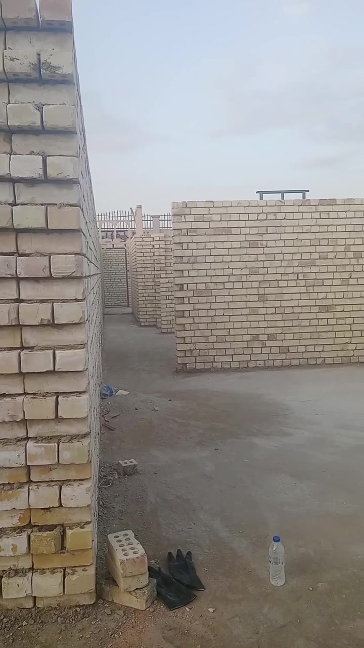 السلام عليكم خلفة بنا درجة اولى اشتغل عل دبل قطعي سعر مناسب ***********
