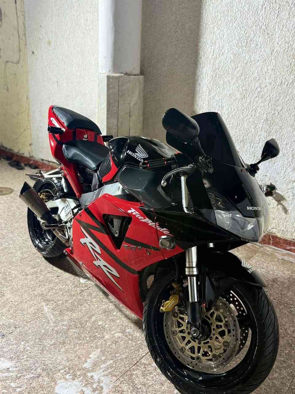 السلام عليكم دراجة Cbr 929 دراجة تخبل شلعة معدل خير من الله الدراجة بس طلع بيهة صوت ومو بكن شرط الحماوة فوك ١١٠ ونكرة سلف اعتقد بل ضاغطة او زنجيل فصلة تخبل الدراجة بيهة منضومة مال كامرات خلفية وامامية سعرهة مليونين و٦٠٠ وبيهة مجال قليل بدون أوراق اكفلهة سرقة قانون وعشاير مكاني كوت حي الجامعة مجمع الرواد ***********
