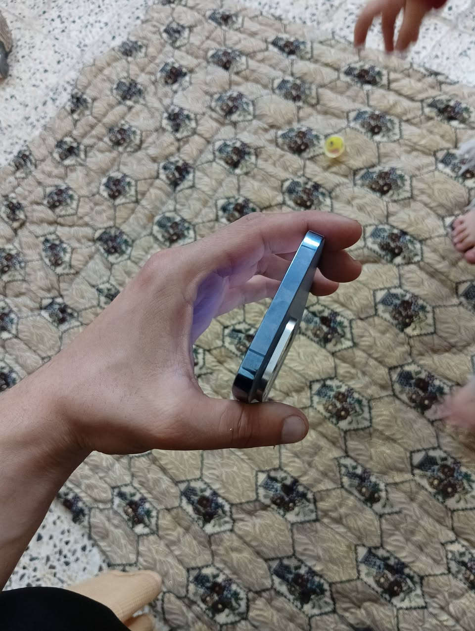 للبيع iPhone 13 Pro Max – 256GB
السعة: 256GB
اللون: أزرق بحري (من أكثر الألوان المطلوبة بالسوق)
نسبة البطارية: 95% (مبدلة أصلي)
نظافة الجهاز: 98%
الملحقات: شاحن + كفر
الجهاز بحالة ممتازة وجاهز للاستخدام
السعر: 750,000 دينار يوجد مجال بسيط بالسعر للجادين.
📞 للتواصل: ***********
الله يبارك للمشتري.
