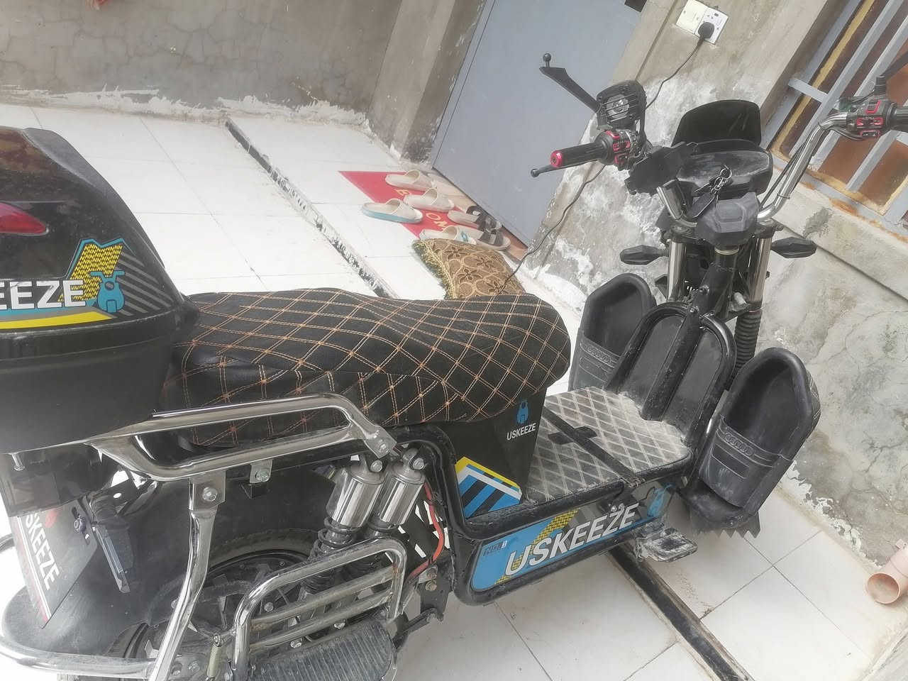 دراجه شحن للبيع مستعمل شيء قليل سعرها 650 وبيها مجال بسيط مكاني فلوجه ***********
