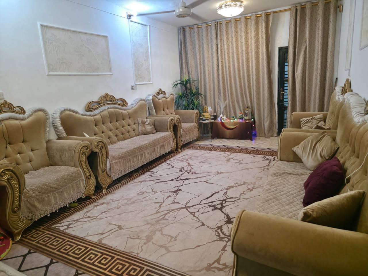 #للبيع #نقد او #عالمبادرة
#مشتمل #الشهداء بسعر جوا السوق
شارع 20م
للتواصل على الرقم ***********
