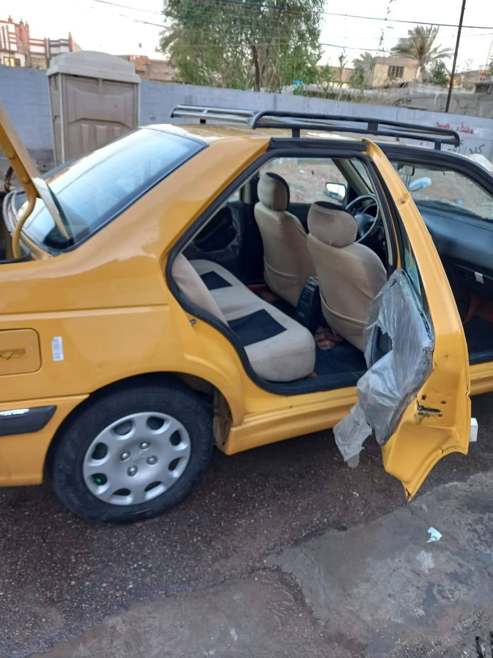 بيجو 2015 مكفولة من صبغ وتبديل مال جناي وبسمنة رقم بغداد كاملة رقم هية كاملة من كلشي
سيارة متواجد بل بنوك والبلديات ***********
سعر ٥٢ وبيها مجال سيارة خير من الله وكبل الشغل سيباية مو وياهة
