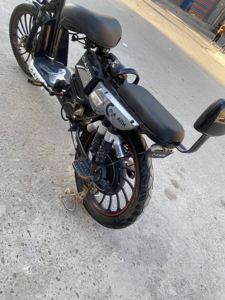 دراجه. شحن. فقط كشن مكسور متروكه  بس مابيها شي  شغاله وتمشي اب 175 بغداد البنوك ***********
