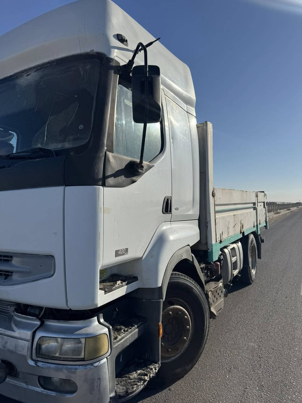 السلام عليكم 
رينو.2004راس تريله مربوطه جوانب متحركه كفاله عامه كير ومحركه وشاصي  
رقم أربيل 
تنكين مال كاز ابو 750 التر وأبو 400 التر 
غير متواجد ع فيس بك 
*********** اتصال 📞 
***********
سعر 55ورقه وبيه مجال
