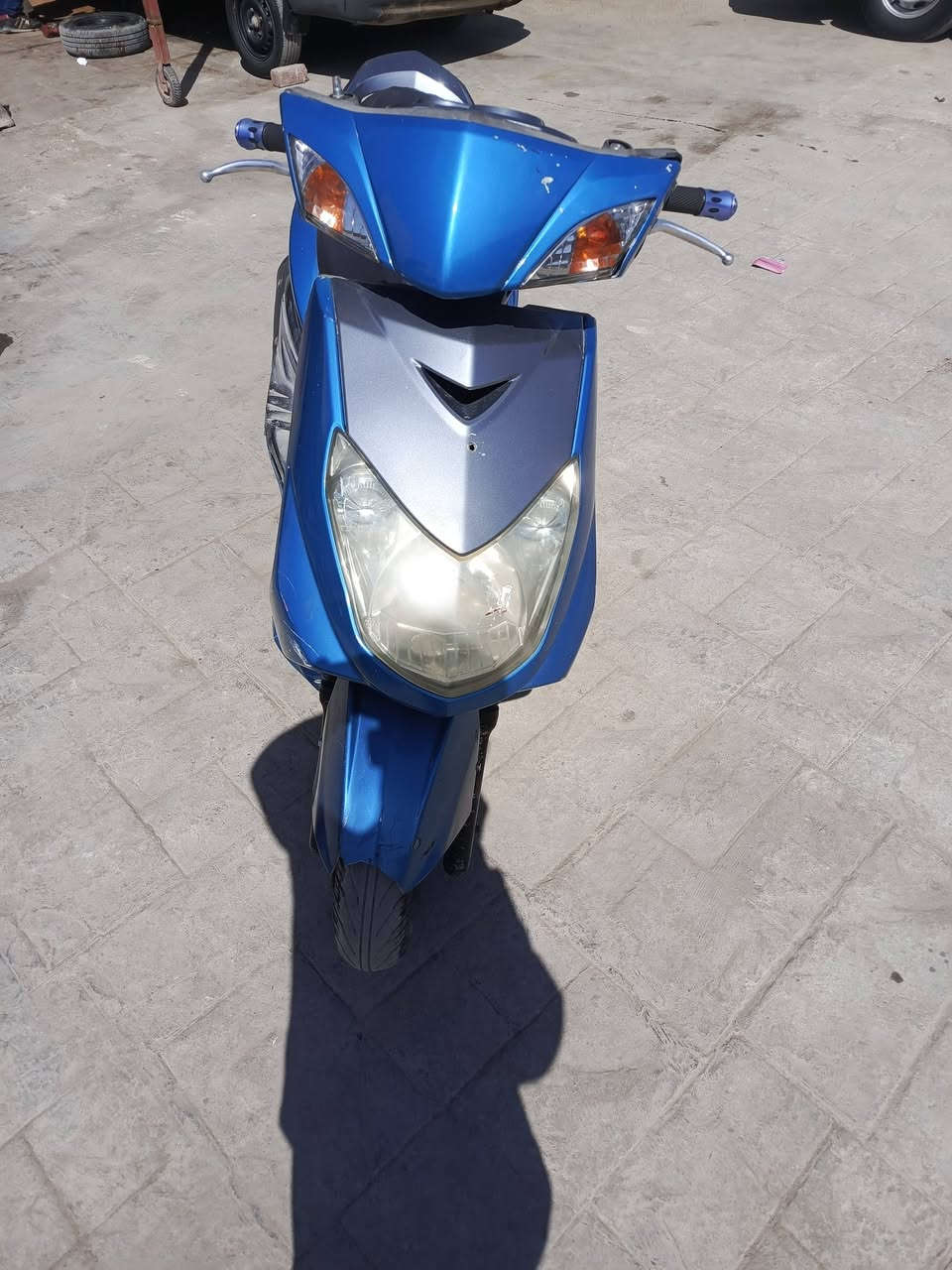 السلام عليكم سكنس فحل كابريتر
دراجه ما نقصه اي شي بعده بجيس  السعر 450
الشعب 
***********
