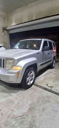 جيب ليبرتي فول مديل 2012 رقم بغداد مشروع وطني سنويه 27 مكينه وكير كله ...