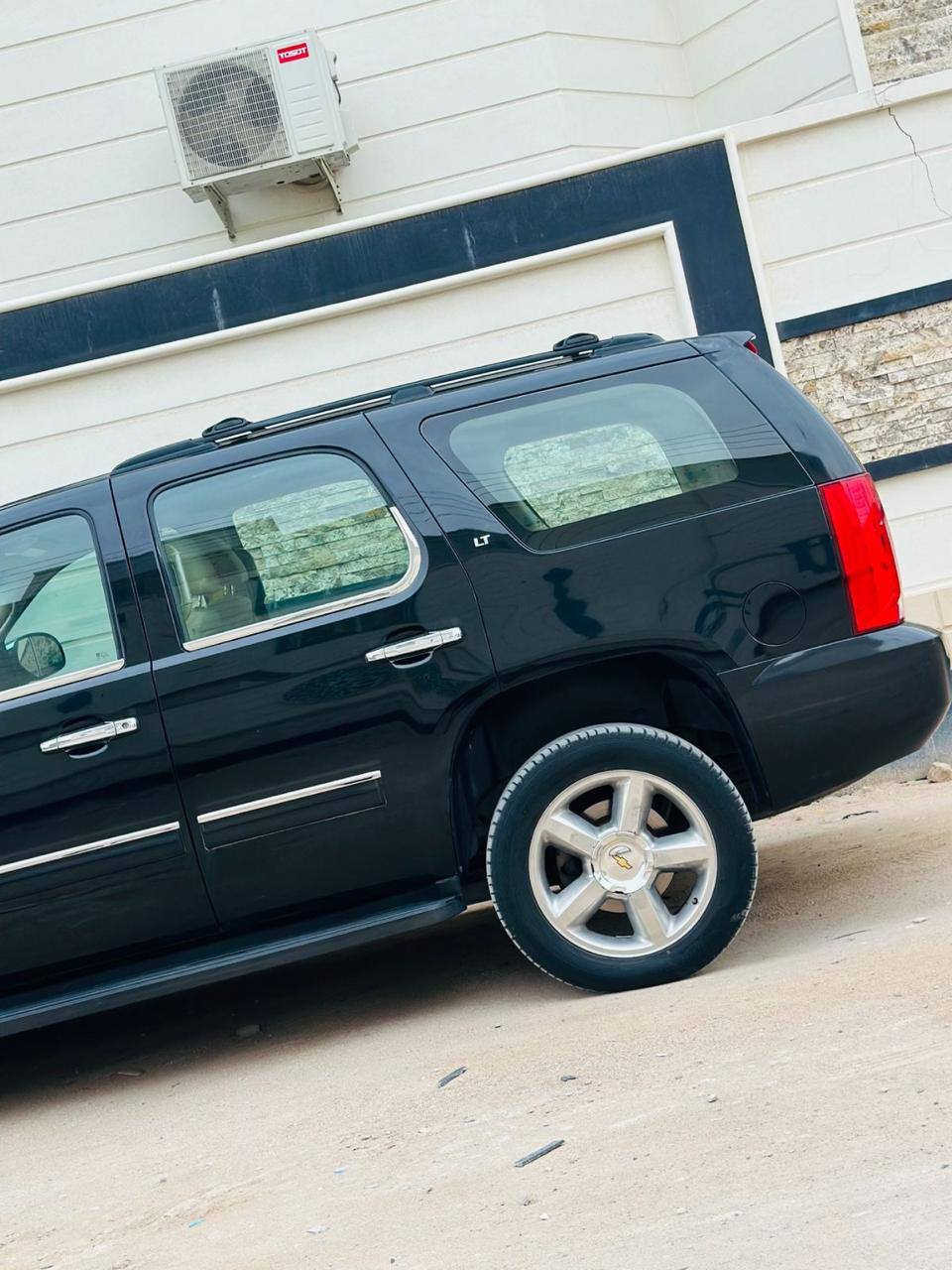 سلام عليكم تاهو أدوات ادوات موديل2010 كفاله عامه من الكص ومكينه وكير LT سياره جديده ماماشيه مكان عماره للستفسار ***********
