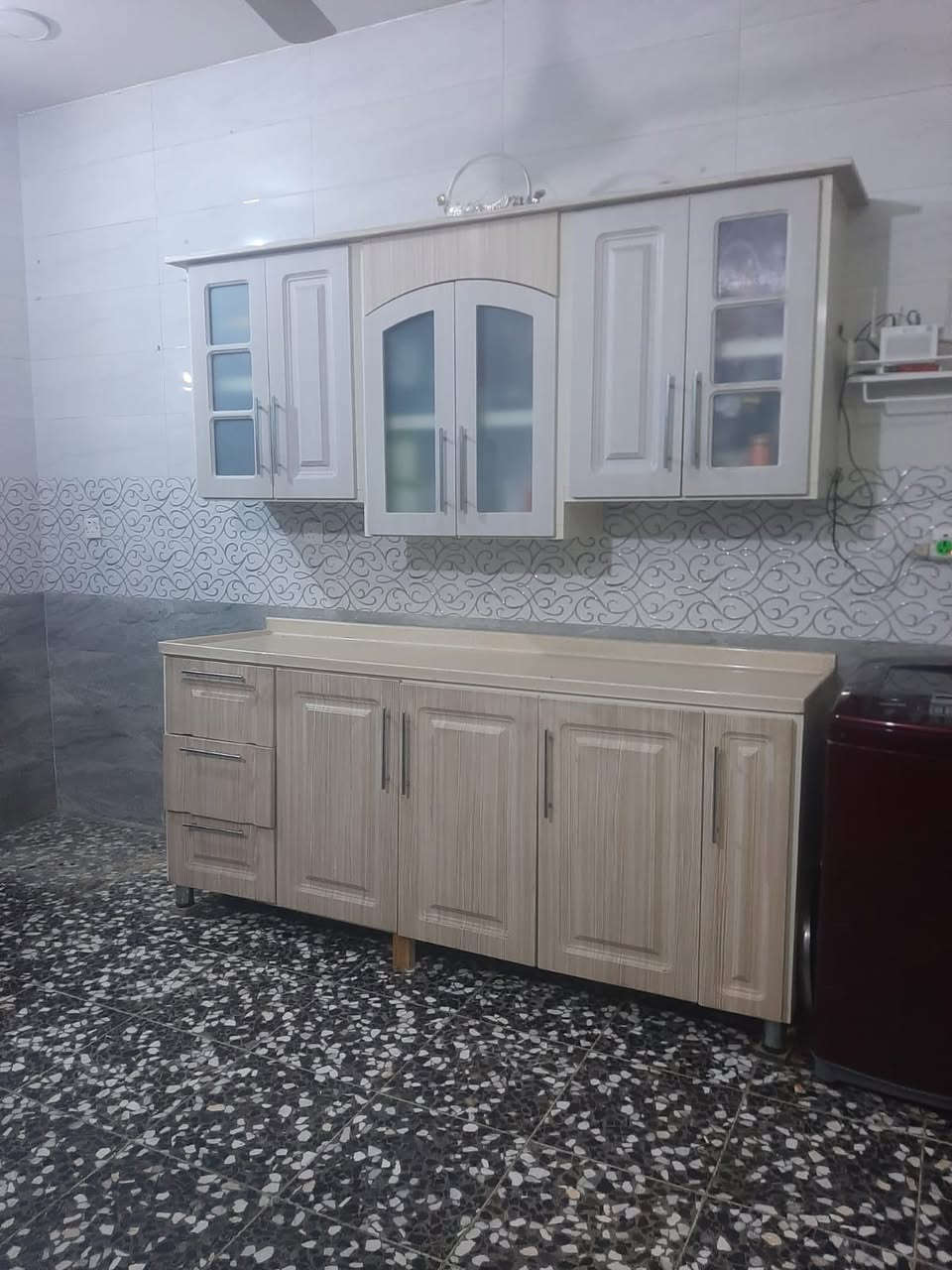 الداخل المنيوم والخارج ماده عازله والسطح مرمر الاصلي مو الصناعي ونظافته ٩٠ بالميه مثل ماموضح بالصور 
مكانه شارع فلسطين


**إذا كنت صاحب هذا الإعلان وتريد حذفه لأي سبب، رجاءا أرسل رسالة إلى الدعم الفني**