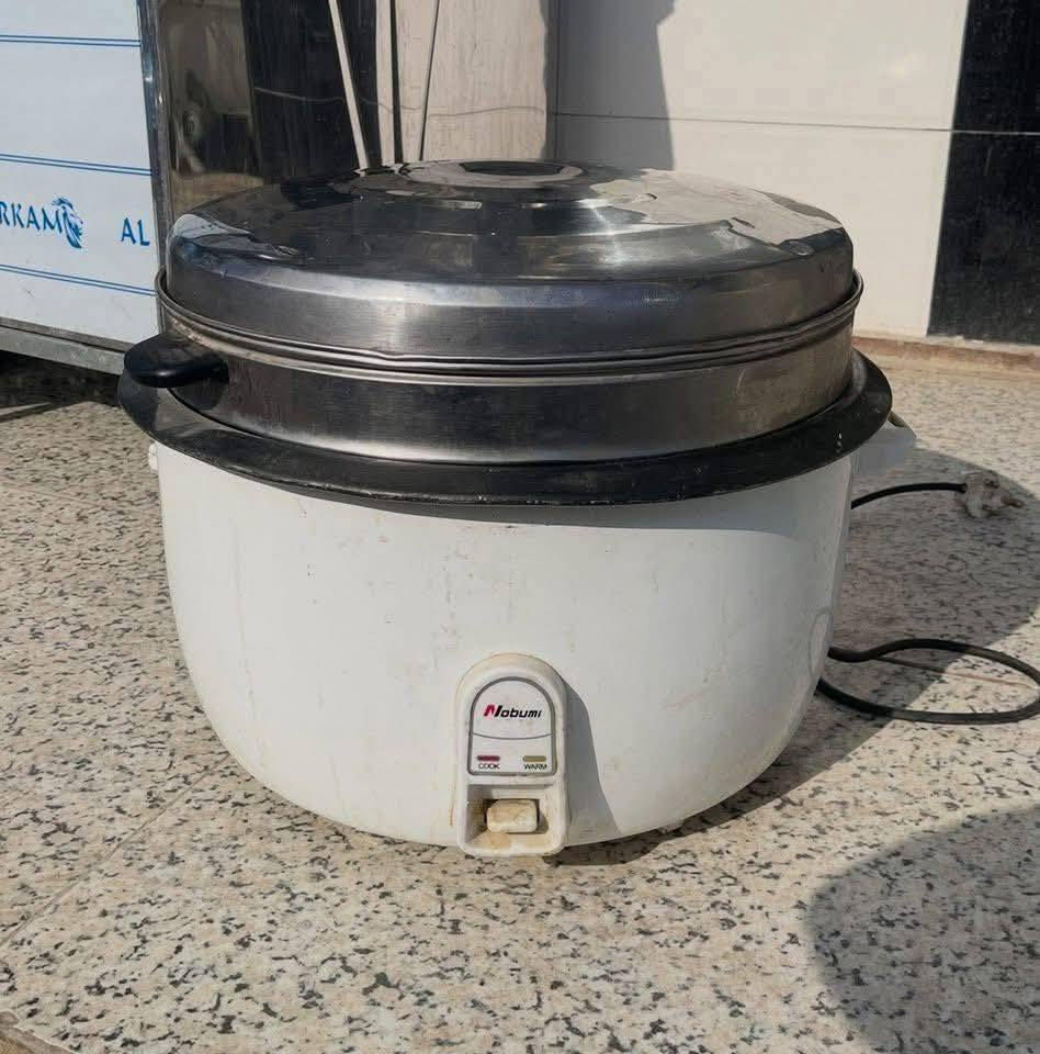 غراض مطعم للبيع مكان بابل سعرهن ب 3ونص مليون شلع ***********
