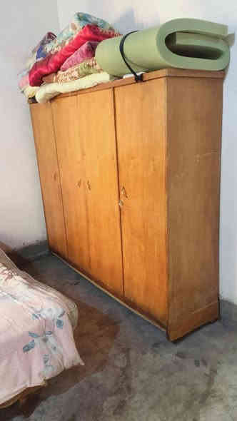 اسلام عليكم 
غرفة خشاب للبيع 
السعر 250الف وبيه مجال

الاتصال الرقم ***********
