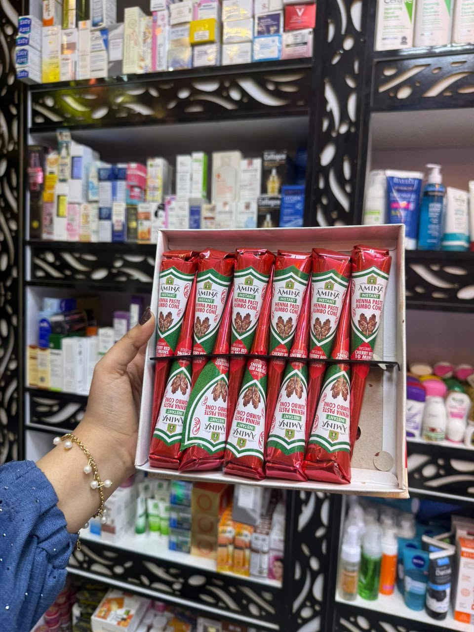 وجبة جديدة 🌹
💖 دلّلي نفسك بأجمل نقوش الحنّة وأرقى التصاميم
🌸 ستكرات حنّة + حنّة جاهزة بأشكال راقية تناسب كل الأذواق
🔥 تفليش أسعار العيد:
💥 ستكرات الحنّة: فقط 1000
💥 حنّة نقشن راقية: فقط 1500
😍 نقوش ناعمة + رسومات فخمة + جودة عالية
🎁 مناسبة للعيد والمناسبات
📍 زورونا في مركز زهرة بيروت
🚖 خدمة توصيل متوفرة
✨ … خلي إطلالتچ تلمع ✨
رابط قناة تليكرام 
https://t.me/zahratBeirut2⁠
#عروض_العيد
#حنة
#نقش_حنة
#جمال
#مكياج
#العناية_بالبشرة
#العراق
#تفليش_أسعار


**إذا كنت صاحب هذا الإعلان وتريد حذفه لأي سبب، رجاءا أرسل رسالة إلى الدعم الفني**