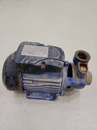 مواطير ماء استخدام قليل   الأخضر سعره ٢٠ قفل  الازرق شركة تام سعره ٣٥ ...