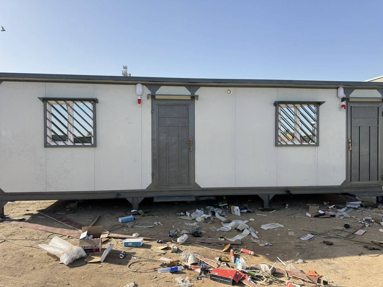 سلام عليكم كرفان قياس 6 في 3
تفصال جديد بغداد باب الشيخ 

سعر مليون و 850 الف 

متوفر جميع القياسات حسب الطلب 

واتساب او اتصال ***********
