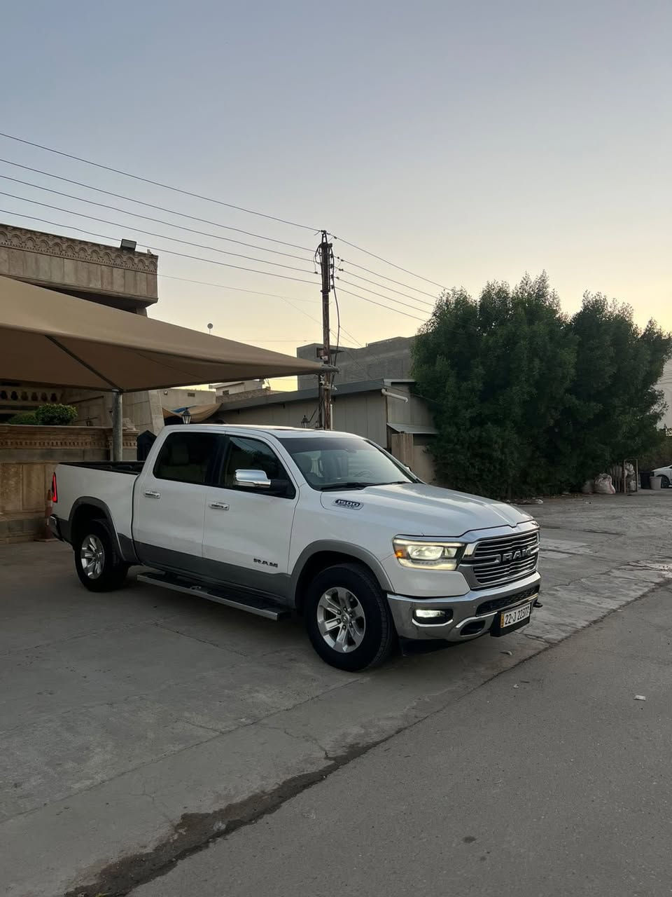 رام 2019 لارامي خليجي 
فول 1/1
باب طويل بدي قصير المرغوب 
محرك 5700
كفاله عامه من الصبغ
فقط بارد جدا بسيط باب خلفي 
ماشيه 74 الف 
بانوراما 
بصمه
خزن ميموري 
داخل حمصي 
كشنات كهرباء
كشنات تدفئه تبريد 
كانتاراا داخله
حساسات
صندوق كهرباء 
باقي المواصفات المعروفه 
السعر 330$ وبيه مجال 
مكان السياره بغداد حي الجامعه 
☎️ ***********0
