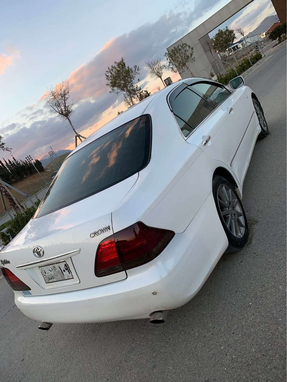 بؤفرؤشتن 44 قفلو كؤتاي پارةي بةحريةكي ناو رةساسي  براوة براوة. ***********
مؤديل 2005 180 بچوك بةبچوك ناو زةرد 2 دوگمة
گيرو مةكينة بةشةرت 
دةعمو ليدراوي نية 
سةقفي بةشةرت بؤياخ نية 
تةقةو رةقةي تيا نية 
لةسليمانيم السليمانية, العراق
