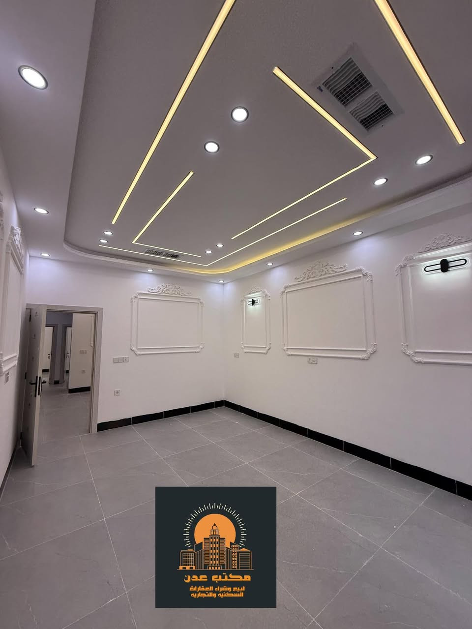 🏠دار صفر بناء حديث
   موقع مميز للبيع
~~~~~~~~~~~
البيت فول فول✔️
نظام دكت سقف مغربي✔️
دبل جام المنيوم✔️
~~~~~~~~~~~
طابو ملك صرف✏️📋
~~~~~~~~~~~
📐المساحه:150 
📐الواجهة :-7.5

~~~~~~~~~~~
📍الموقع : حي المعلمين مقابل جامع الفتح 

~~~~~~~~~~~
💸السعر :علق تم يوصل السعر
~~~~~~~~~~~
يحتوي الطابق الاول على:-
 غرفتين نوم + استقبال + هول + مطبخ حار بارد + الترك + كراج + حديقة 
~~~~~~~~~~~
يحتوي الطابق الثاني على:-
هول +صحيات + 
غرفتين نوم:
~~~~~~~~~~~
~~~~~~~~~~~
للاستفسار اكثر الاتصال على
***********📱
~~~~~~~~~~~
نستقبل جميع العروض 
🏠السكنيه  🏛️التجاريه
مكتب عدن بدايه سايدين عدن مقابل مجمع جوهره
