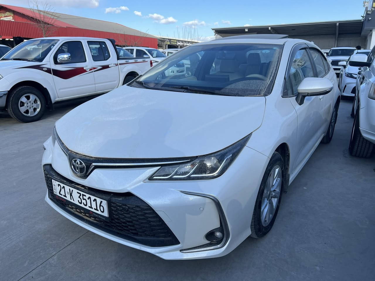 السلام عليكم كورلا شركة SASكفالة عامة موديل 2023
ماشية km50
فول مواصفات
محرك1.8
رقم وسنوية جديد 
السعر 177 ورقة 
للاتصال ***********
