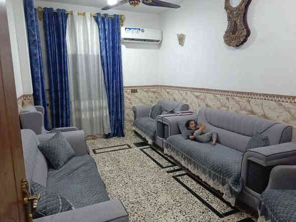 بيت للبيع الزعفرانية دور الصحة الأولى زراعي قرار 25 المنطقة تبليط ومجاري ومي جميع الخدمات موجودة مساحة 117متر ستقبال وغرفتين نوم وصاله ومطبخ وحمام عدد 2 سطح شتايكر البيت طابق واحد جاهز للاستفسار الاتصال على الرقم الموبايل *********** غير متواجد على الفيس بي  واتساب سعره 115 وبي مجال شي قليل
