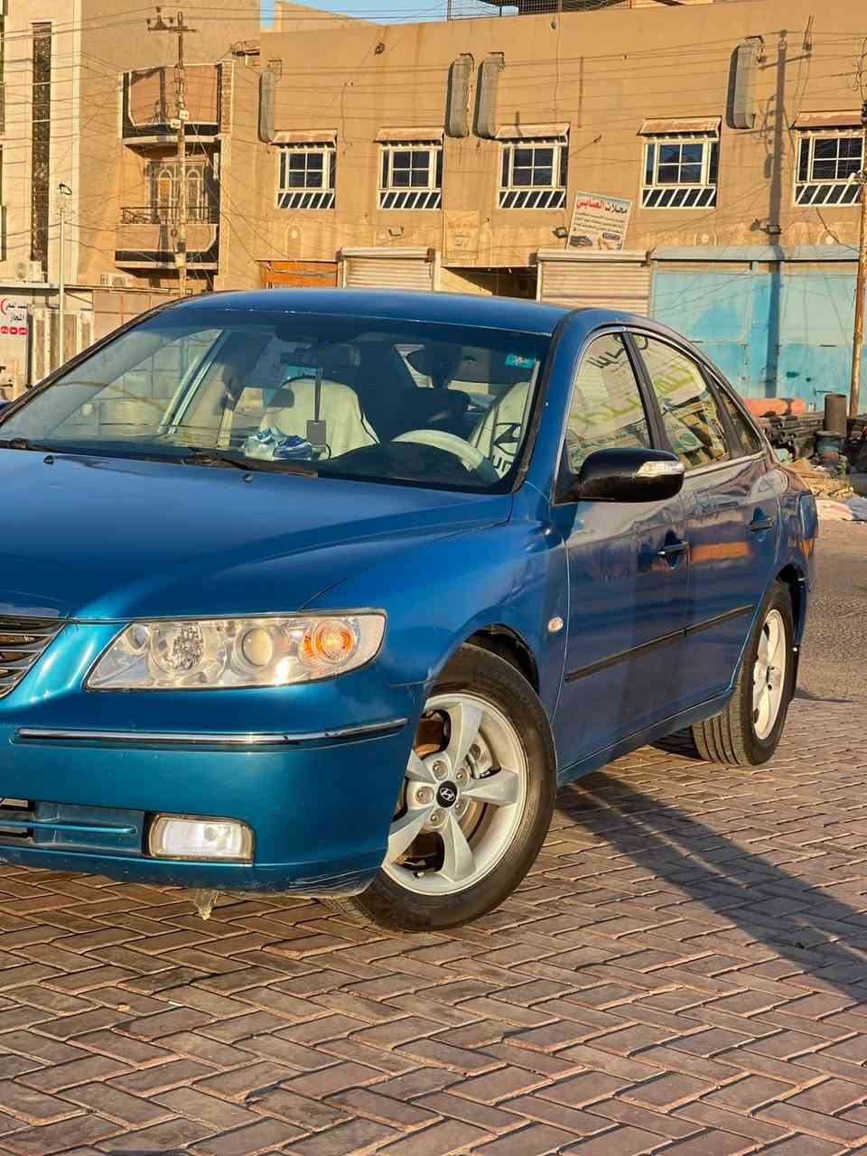السلام عليكم للبيع ازيرا 2008 مصبوغ تغير لون السيارة حلو وجاهزة شرط التحويل 75 وبية مجال حك الجية  *********** العنوان بغداد الشعب
