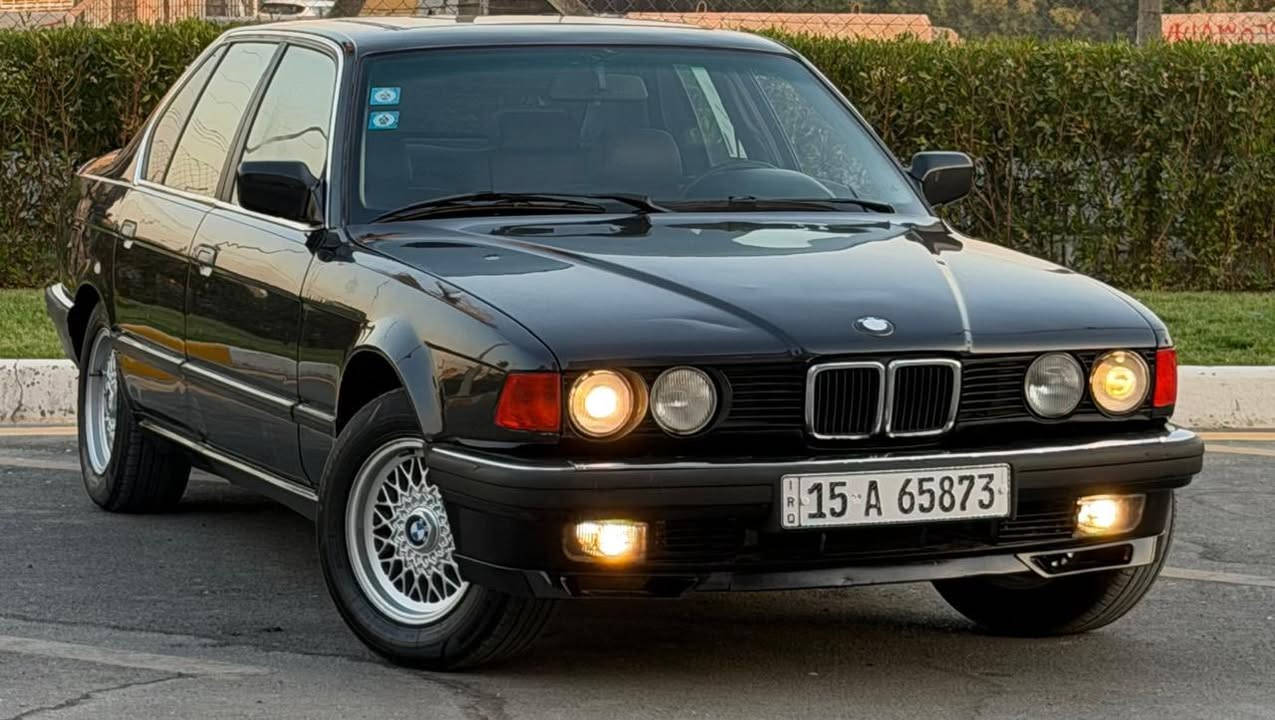 سلام عليكم للبيع او مراوس
بي ام 735 موديل 1990 وارد الماني. 

رقم انبار نكليزي هزه جديده تحويل مباشر. 

صبغ جماليه فقط مكفوله من ضربه. 

مكينه 6 سلندر جديده كير اوتو جديد

سياره احله من صور مواصفات معروفه 

صدر تخم تاير كله كامل تبريد ثلج. 

ملاحضه بيها لايد روف عاطل فقط

سعر سياره 60 ورقه وبيها مجال للشراي 

مكاني بغداد حي الجامعه رقمي ***********
