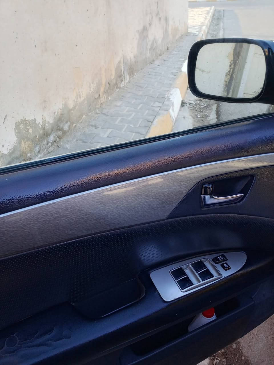 السلام عليكم افلون 2006 وراد امريكي جاملغ وبنيدحادثه ومصبوغه عام لون اسود مكينه استوه مشدوده صبغه جديده جاهزه السياره رقمه بغداد تحويل مباشر تخم تاير كله جاهزه فتحه سقف 87 وبيه مجال الاستفسار ***********
