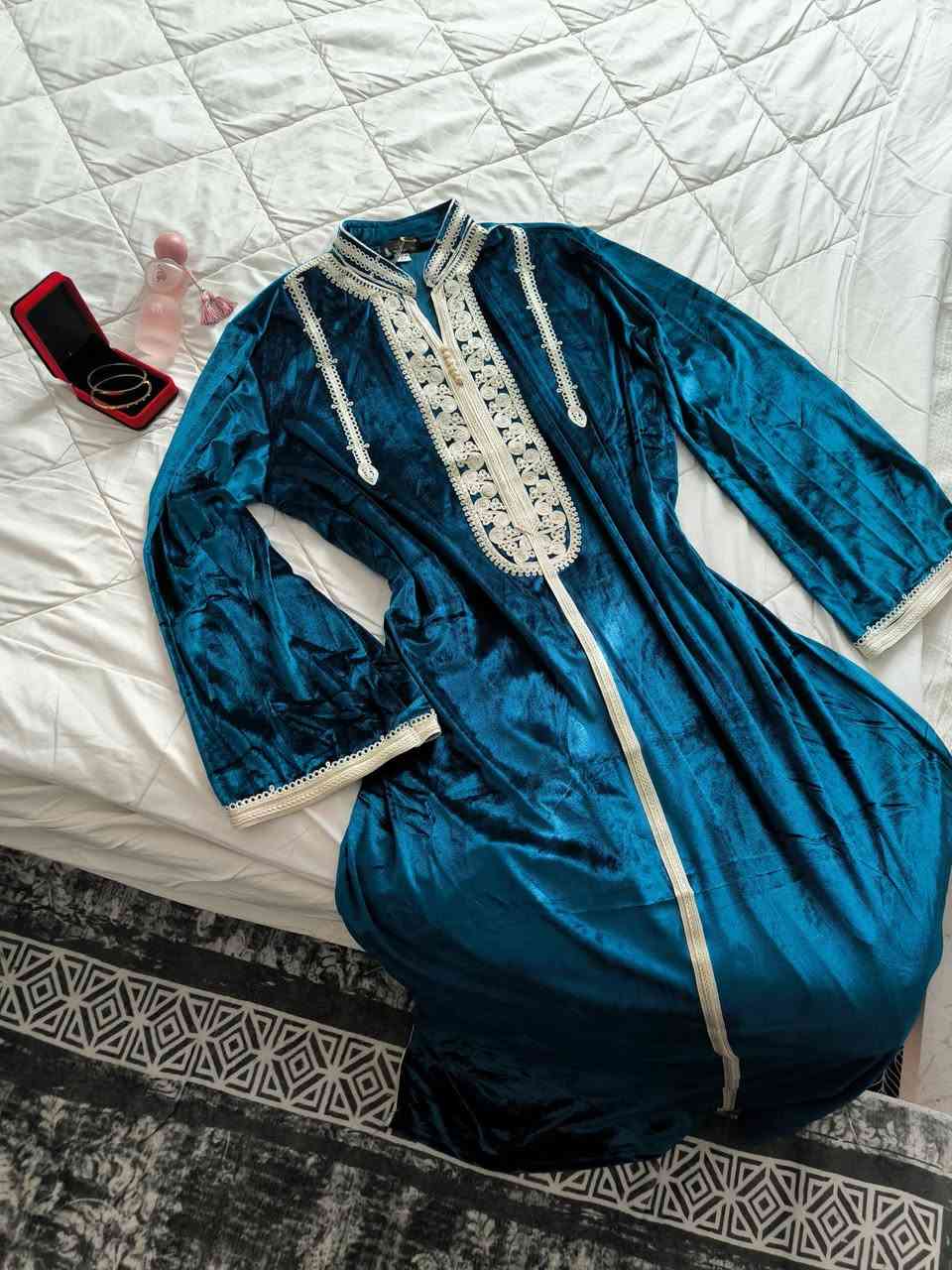 حبايب العيد هالسنة فاجئنا واجه بالبرد بعد المخاور متفيد خلي نرجع للكلابيات 
وشنو صار تخفيض يموت ع هاي الكلابيه ب18 بس باقي اخر قطع 
لحكوا... تجي وياها هديه وتوصيل بسماية الف توصلج. باجر أن شاء الله


**إذا كنت صاحب هذا الإعلان وتريد حذفه لأي سبب، رجاءا أرسل رسالة إلى الدعم الفني**