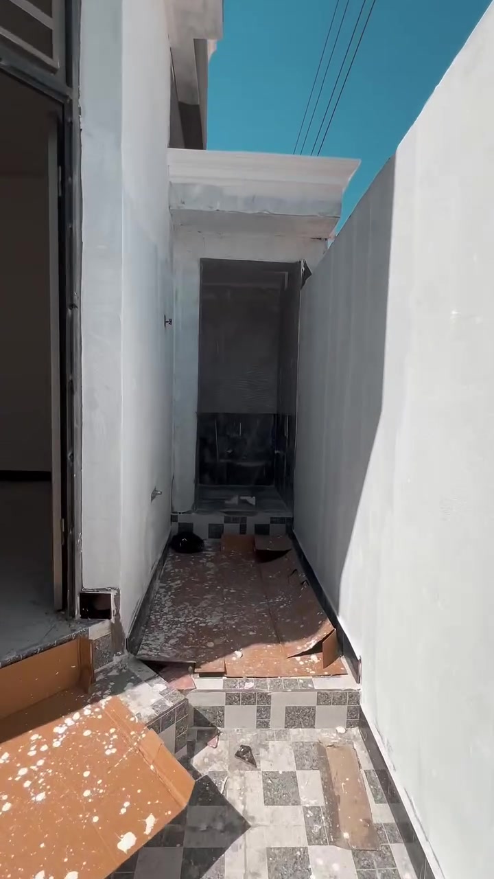 🚨اعلاً عقارات دار الجزيره 🏡
عن دار البيع 
مساحة الدار 200متر 
الموقع /البصره /شط العرب 
الجزيره /شارع الصقر 
لاستفسار ***********☎️
📍ملاحظه/الدار قيد لانشاء

