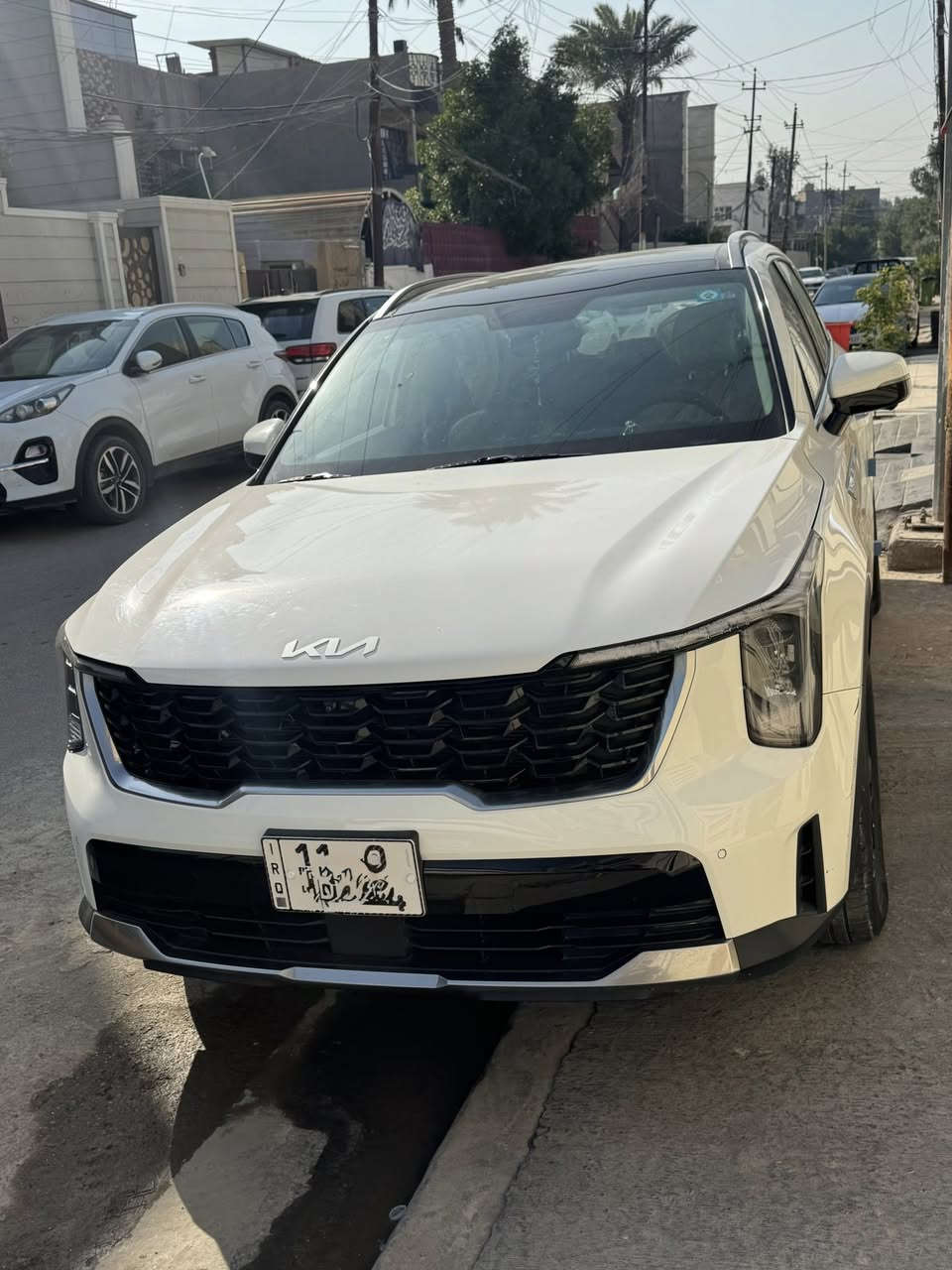 السلام وعليكم 
للبيع كيا سورنتو 
الموديل 2024
اعلى فئه بالسورنتو 
فول مواصفات 
4X
ماشيه 15 
السعر ٣٦ وبيها مجال 
مكان السياره بغداد جديده 
للاتصال ***********
