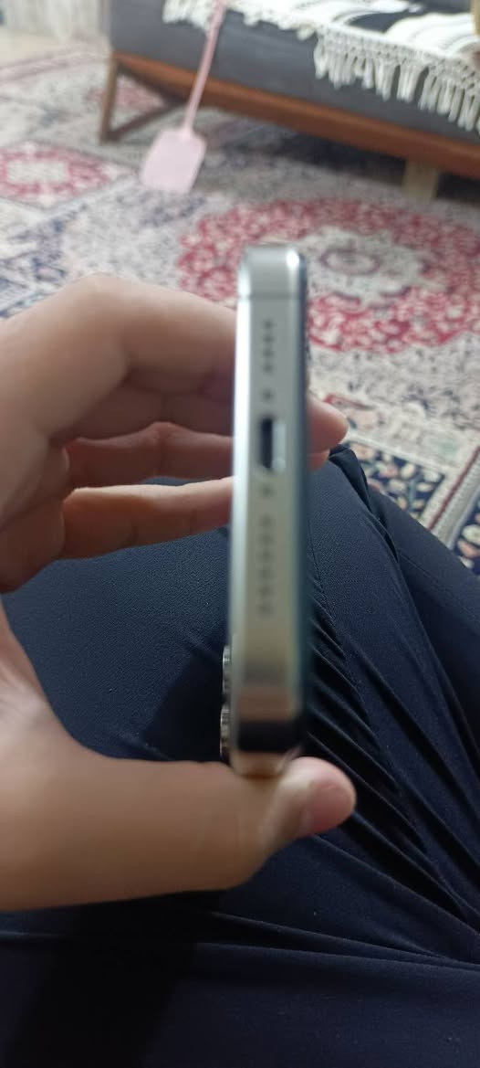 سلام عليكم ايفون15برو ماكس الجهاز نضيف بطاريه 85 الجهاز مبدل الشاشه اصليه بس مكفول من غير شي السعر 875بي مجال حك الجيه المكان بغداد الجديده شارع المسبح الرقم ***********
