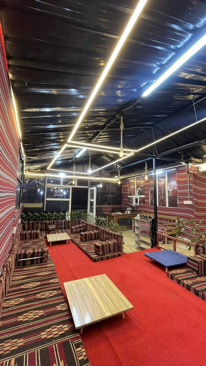 السلام عليكم  غراض كوفي للبيع
نراكيل طه وكلها طابعه الوحده عله ٤٥ 
جلسه عربيه ٣٥٠ الف 
قماش حايط جلسه عربيه ٥٠  الف
كرسي متحرك خشب درجه اولى ١٠٠  الف
سستم كامرات كامل هو الهارد  مالته ٥٠  الف 
سستم صوت ٦٠ الف 
طبلات دومنه الوحده عله ١٥ 

غراض مطبخ 
مجمده شرط التجميد ١٥٠ الف 
ميز حديد بي مشاعل ٢ درجه اولى 
ميز كريل وفنكر وفلافل 
جداري كبار 
ومصفيات وكلشي متوفر 
اي شي تحتاج اتصل عله هذا الرقم 
واني بالخدمه 
***********

