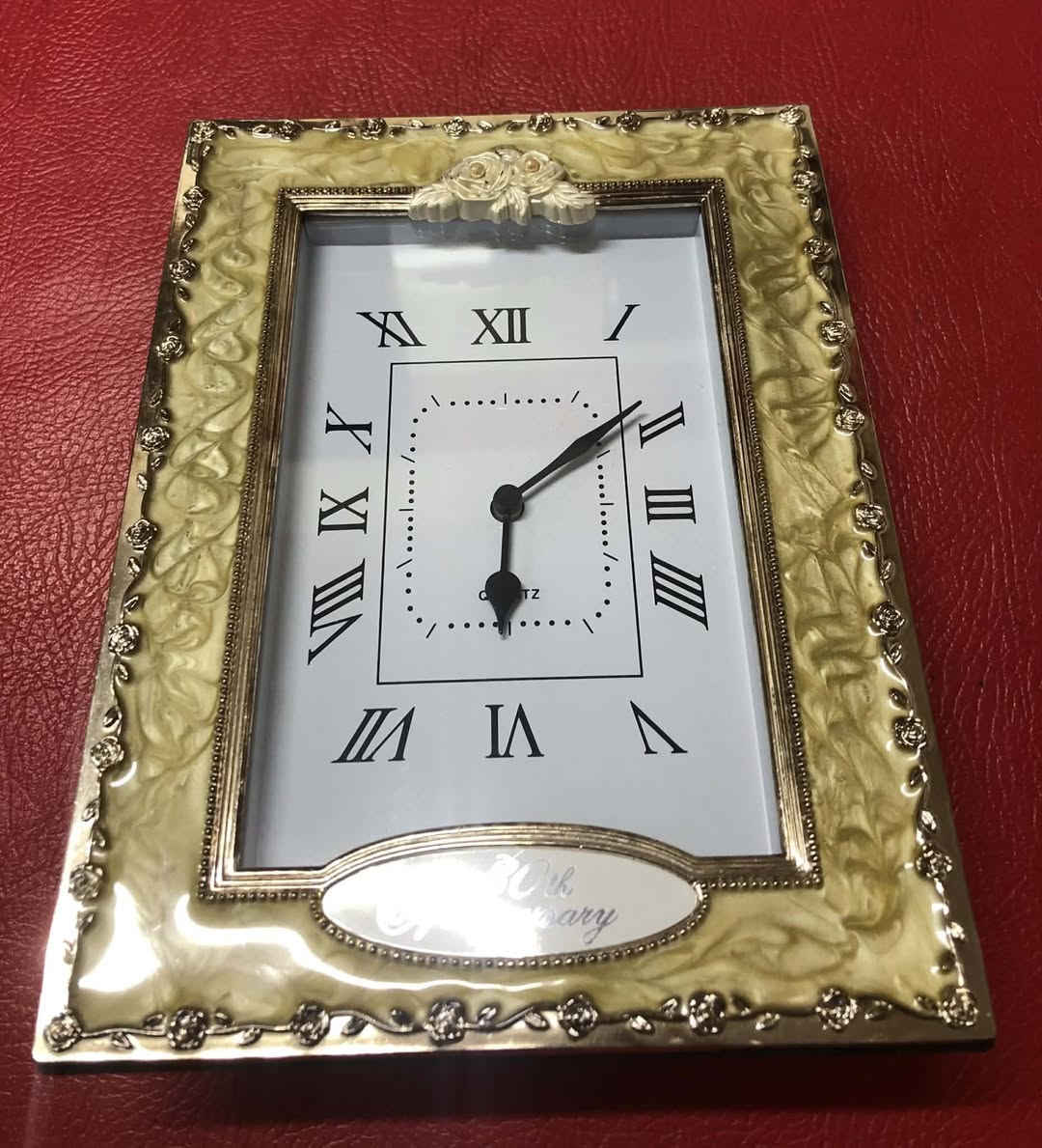 ساعة ستيل ومطلية بالمينا ومينا الساعة الداخلية حديد والظهر قديفة السعر ١٠ الف


**إذا كنت صاحب هذا الإعلان وتريد حذفه لأي سبب، رجاءا أرسل رسالة إلى الدعم الفني**