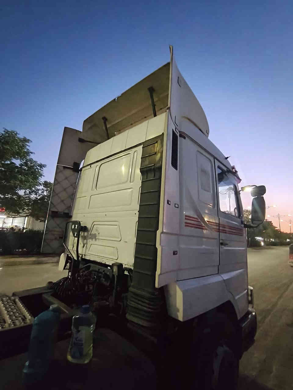 السلام عليكم للبيع سكانيا موديل1995 كير مكينه شرط كفاله رقم بغداد بسمي سنكل خلفي مزوج شرط تحويل مضروبة باج بطن ودبل شاصي  قماره كفاله لا صبغ ولا ضربه تخم تاير جديد 

***********
