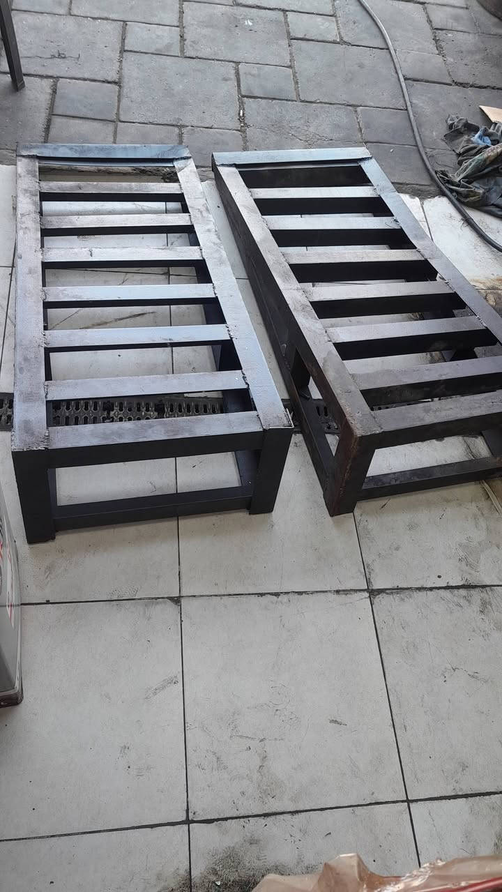 رمبات طول متر و١٦سم وارتفاع ٢٧سم
مكاني مدينه الصدر قرب ساحه مظفر السعر ٢٥٠
***********
