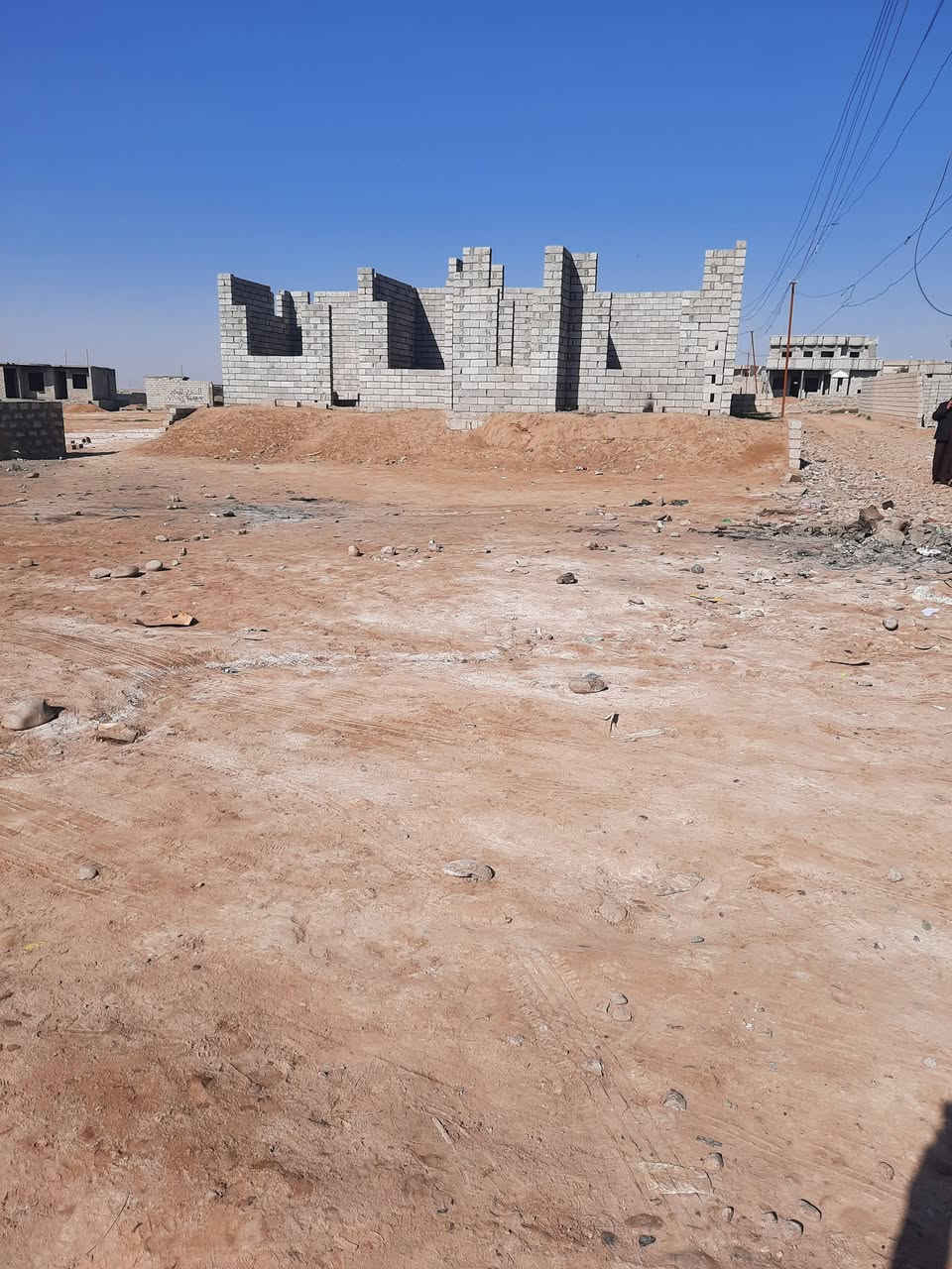 للبيع هيكل المساحه 800متر على شارعين مي وكهرب واصل عليه رقمي *********** بجميله يم طروخ
