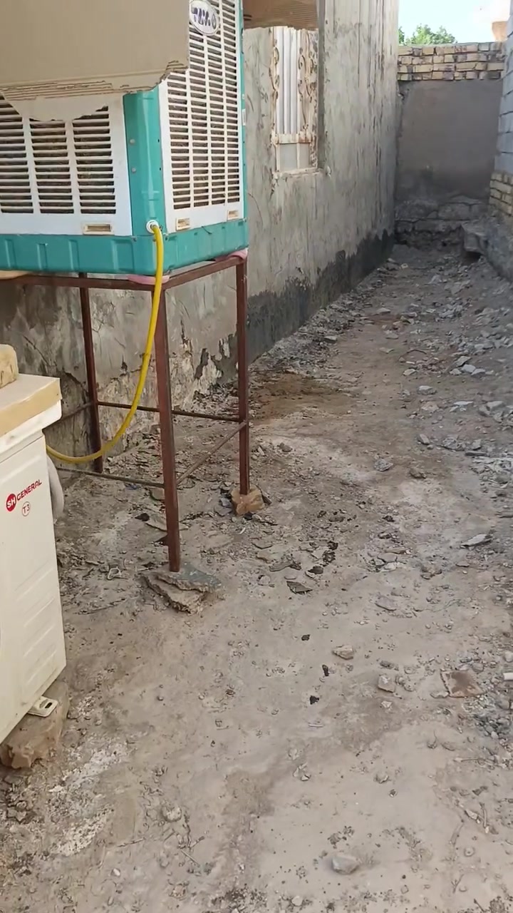 بيت لبيع مساحه 310كهرباء ماي تبليط السعر25وبي مجال مكان بيع مستعجل ديوانيه على طريق السنيه***********
