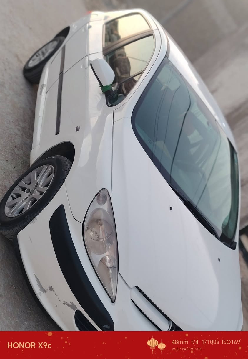 السلام عليكم .. بيجو ٢٠٠٥ لون ابيض  رقم نجف  كل غراضها بلادية واصلية استخدام منزلي .. سعر البيع ٤٩ وبيه مجال الشراي .
رقم نجف دوالي هزه جديده ..
العنوان بابل القاسم

***********
