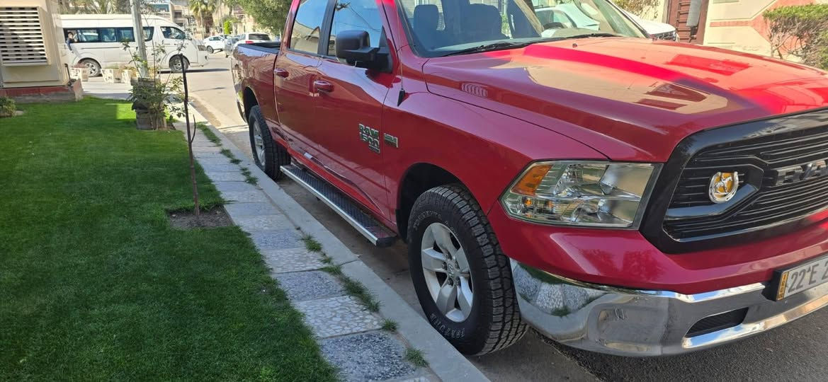 دوج راح موديل ٢٠ كلاسك جديده السيارة بيها جاملغ امامي فقط صبغ بدون ضرر عنوانها بغداد *********** السعر ١٩٠$
