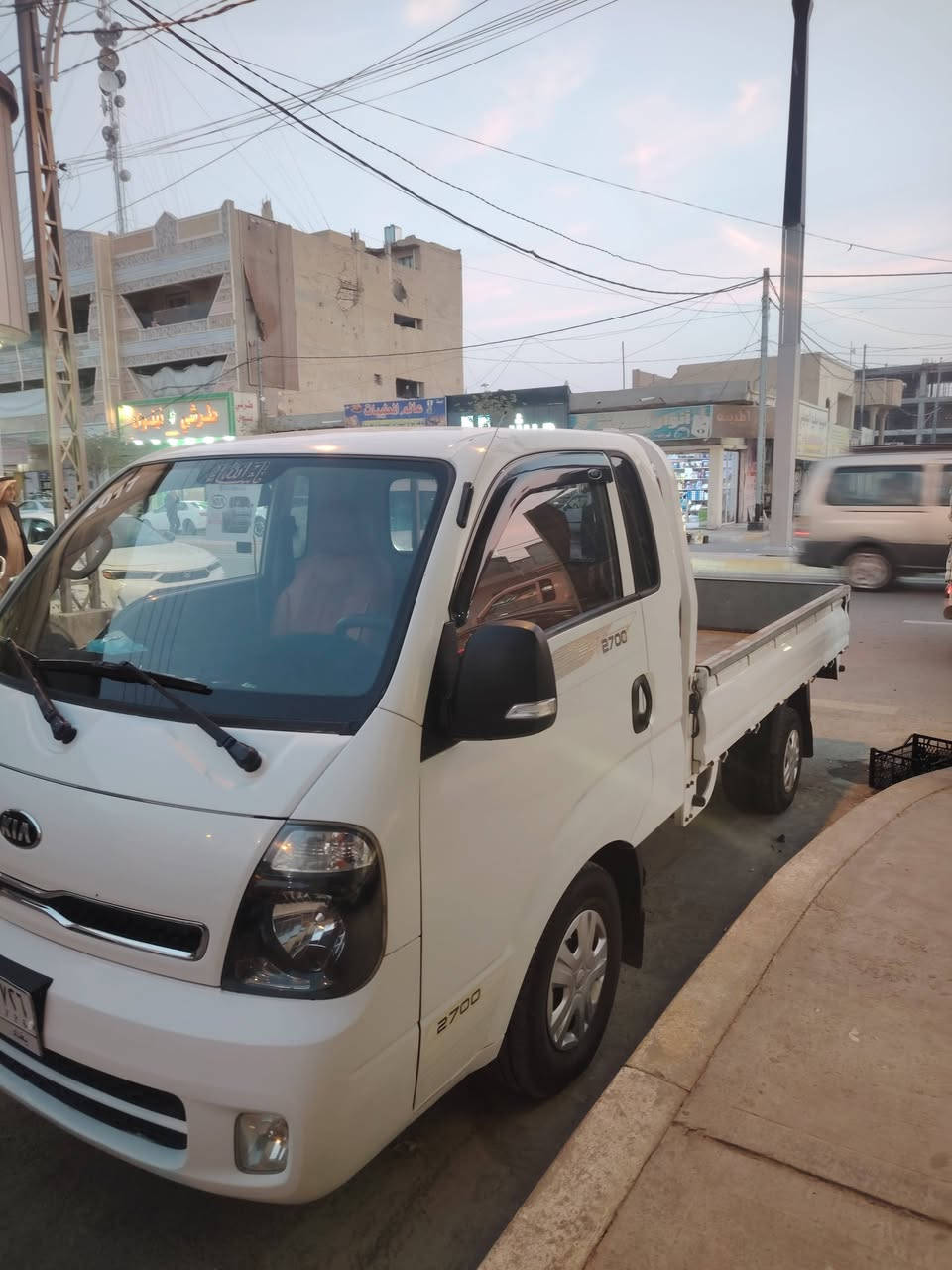 كيا للبيع موديل 2017 جديده ماشيه 161 مكفوله للستفسار الاتصال عل الرقم التالي ***********
