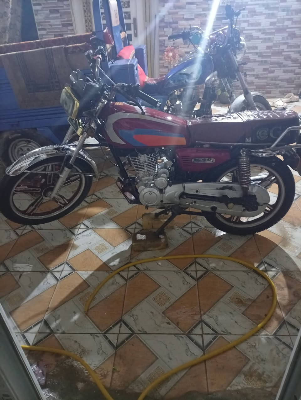 سلام عليكم شباب دراجه لبيع سفانه مكفوله من كلشي مديل 2023 اوراق اصوليه مو سكنر يريده يتصل على هاذا رقمي *********** المكان شارع ستين واني خدمه الطيبين
