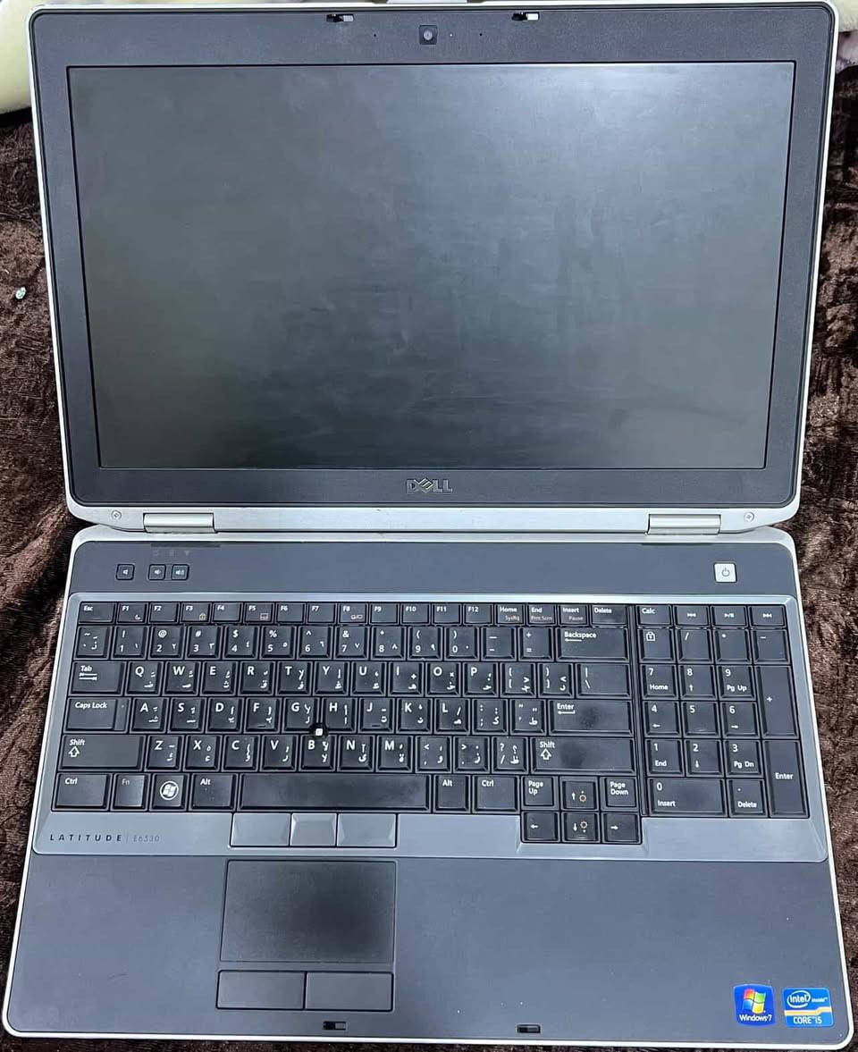 سلام عليكم للبيع لابتوب Dell Latitude E6530 لابتوب نضافته 90‎%‎ 
 مامستخدم قليل جداً مابي. لاشخوط لا كسور ولاطبعات 
مواصفاته 

المعالج (CPU)
 • Intel Core i5-3340M

الذاكرة (RAM)
 • 8 GB

نظام التشغيل
 • Windows 7 Ultimate

كرت الشاشة (غرافيكس)
 • Intel HD Graphics 4000 (مدمج مع المعالج)

الهارد 
256   SSD

لابتوب نضافه 90‎%‎ ويا شاحنه سعره 250 وبي مجال بسيط 
متواجد فقط واتساب او اتصال ***********
عنوان بابل الحله
