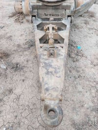 كرسي للبيع السعر ١٠   ٠٧٨٧٤٩٩٥٤١٩