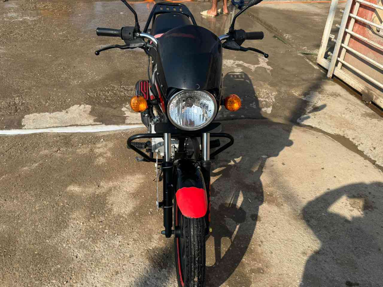 السلام عليكم دراجة بوكسر للبيع موديل 2021مرقمه رقم ديالى تحويل مباشر دراجة خير من الله مكينه بلاديه ممفتوحه السعر 1800 وبيها مجال العنوان ديالى بعقوبه ***********
