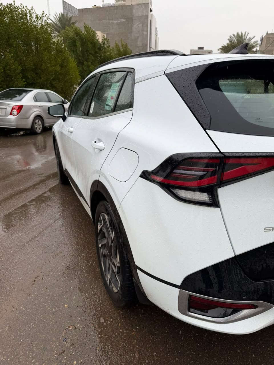 السلام وعليكم للبيع كيا سبورتج 2025 جيتي لاين ضمان الشركه الدوليه ماشيه 8000 مكفوله كفاله عامه معروفه مواصفات الجيتي لاين فول الفول السعر 26000 الف ومجال بسيط يعني دفترين و60 ورقه مكان السياره المنصور للاستفسار ***********
