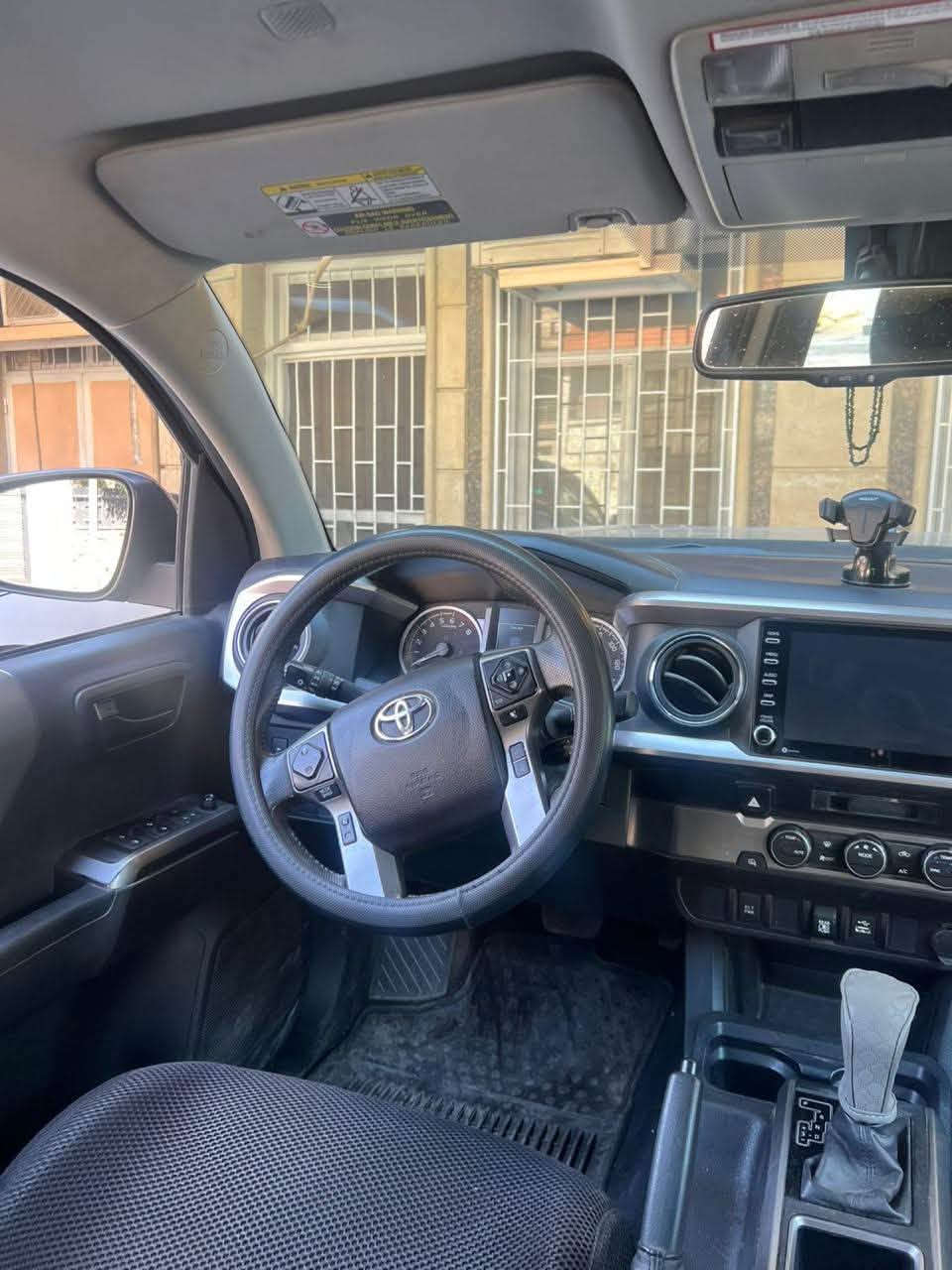 للبيع / تاكوما موديل ٢٠٢١ / ماشيه ٨٠ كم / رقم اربيل /حادثها جاملغ خلفي / بدون ايرباك / ٢ ويل /سعرها ٢٢$ /مكانها بغداد / ***********
