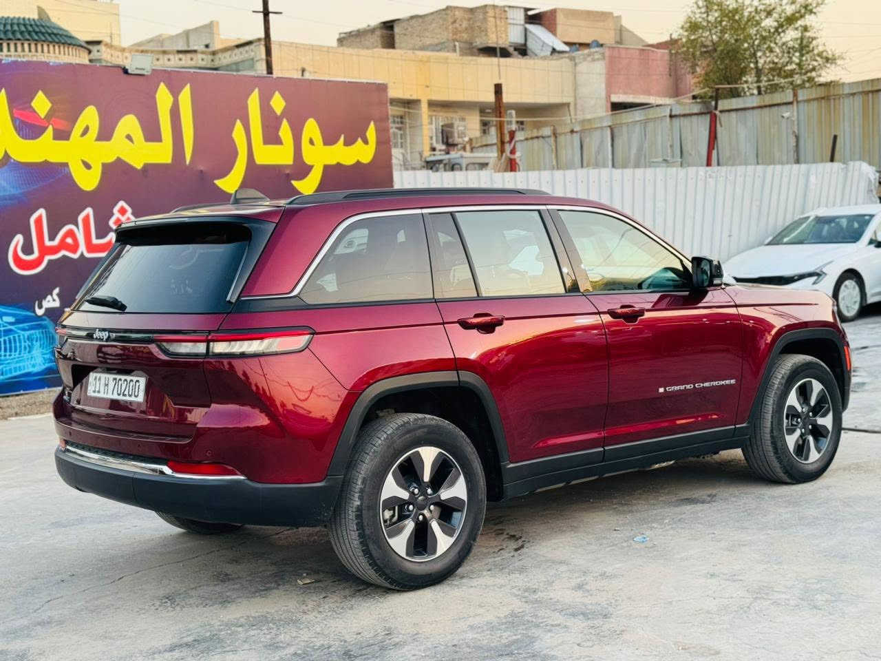 سلام عليكم لبيع  مديل 2024 جيب بلاكن هايبرد 
وارد امريكي
(كلين كلين)
بدون حادث سيارة كفالة عامة شرط سونار سيارة
فول) موصفات
فتحه شاشه كبيره كير ماوس خزن ميميموري خمسه راكب رقم بغداد العنوان الشعب تحويل مباشر سعر 310وبيهة مجال
ستفسار
***********

***********
