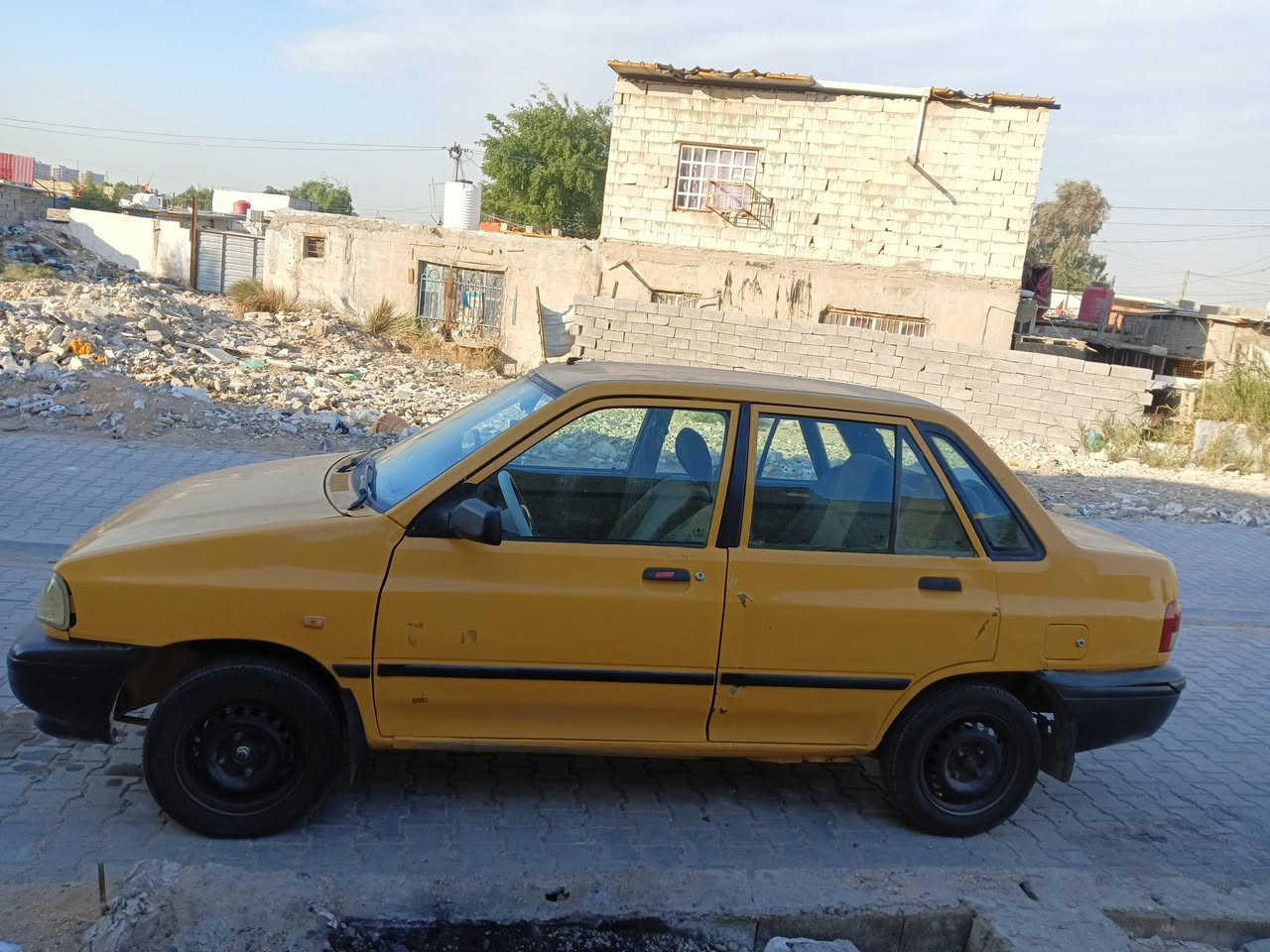 سلام عليكم سايبا موديل 2014  رايده ب18 وبيه مجال قليل سياره كير محرك نضيفات لا تبخير ولا تنقيص محرك ناعم صدر بوربرنات لوي دبلات درايم شفت كامل كله جديد تخم تاير جديد  سياره نضيفه رقم بصره مكاني بغداد ***********////***********
